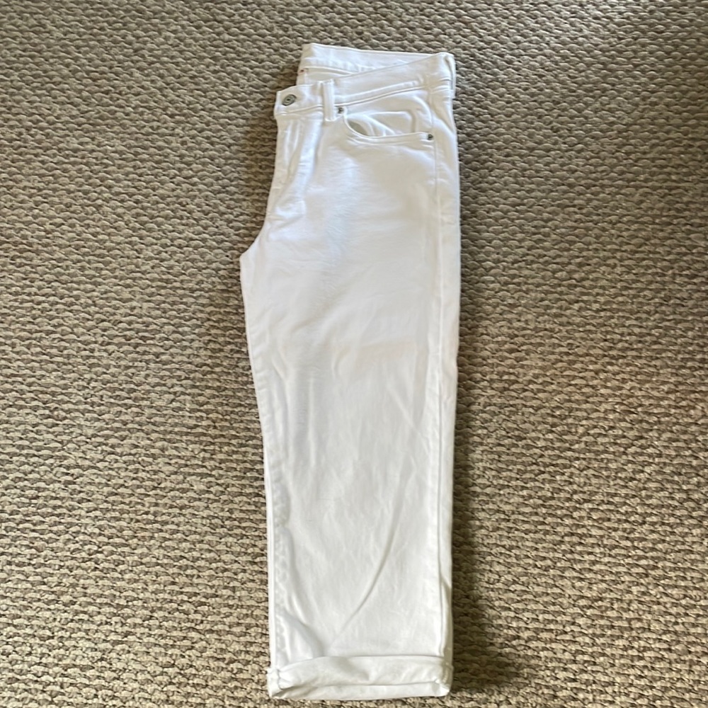 Levi White Capri